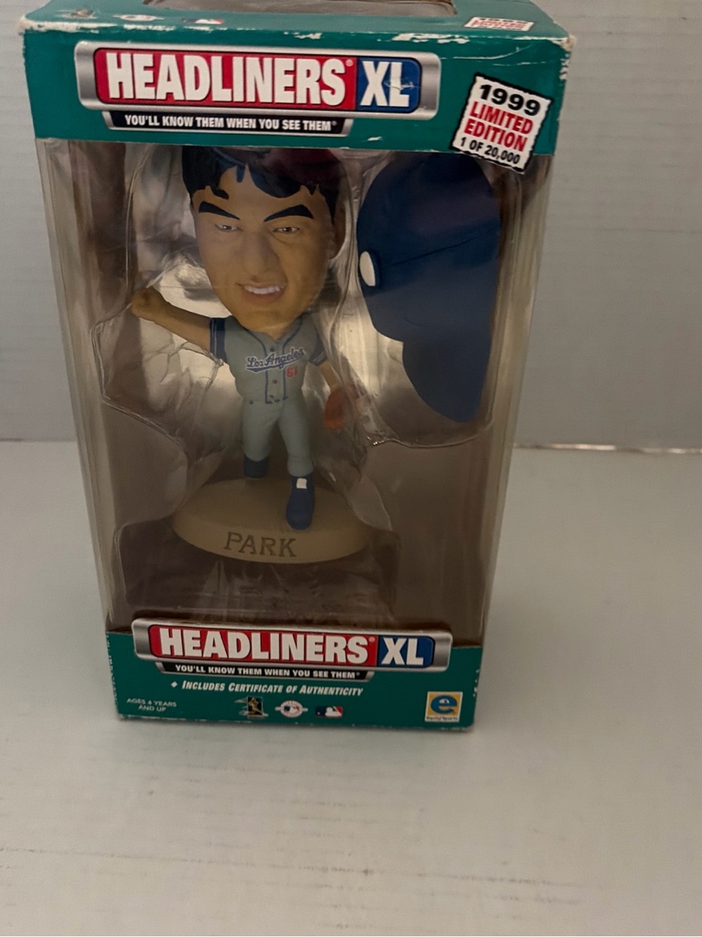 Headliners XL Collectible Bobblehead Box in Teal and White